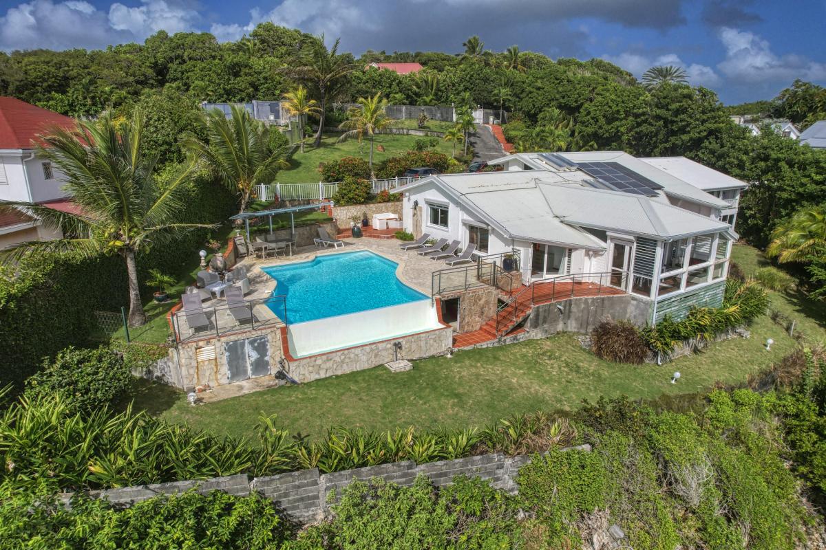 2.Location Villa piscine vue mer Ste Anne Guadeloupe_Vue ensemble